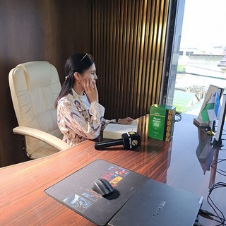 Jurnalist qiz Gulbibi